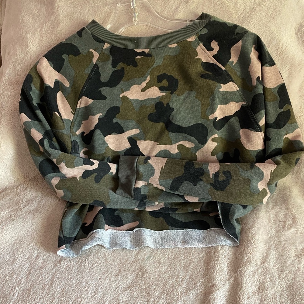 Long sleeve crop sweatshirt